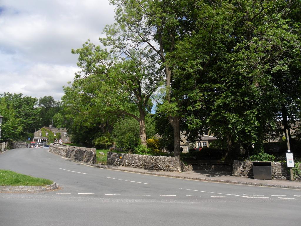 The Buck Inn, Malham Ngoại thất bức ảnh
