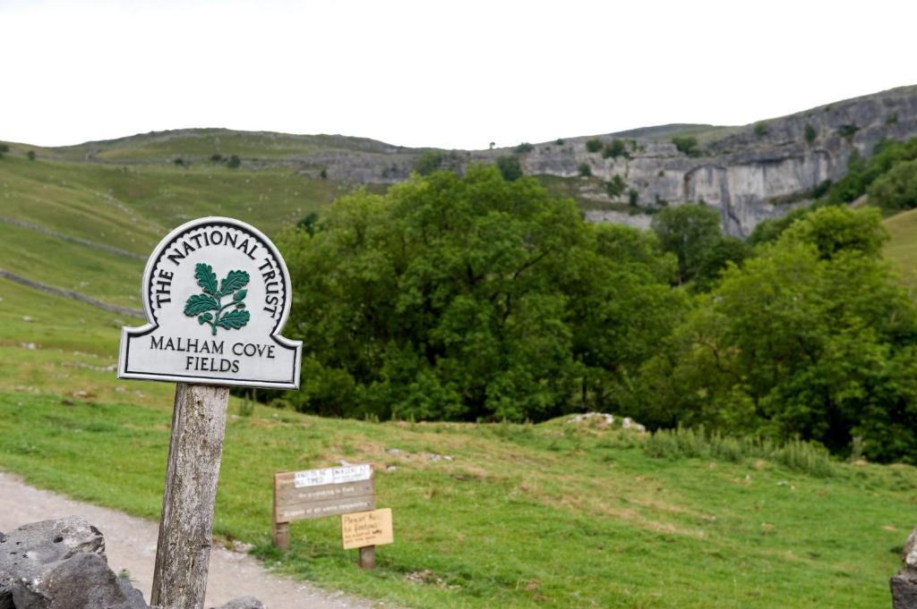 The Buck Inn, Malham Ngoại thất bức ảnh